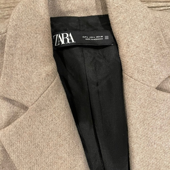 Zara Coat - Picture 2 of 4